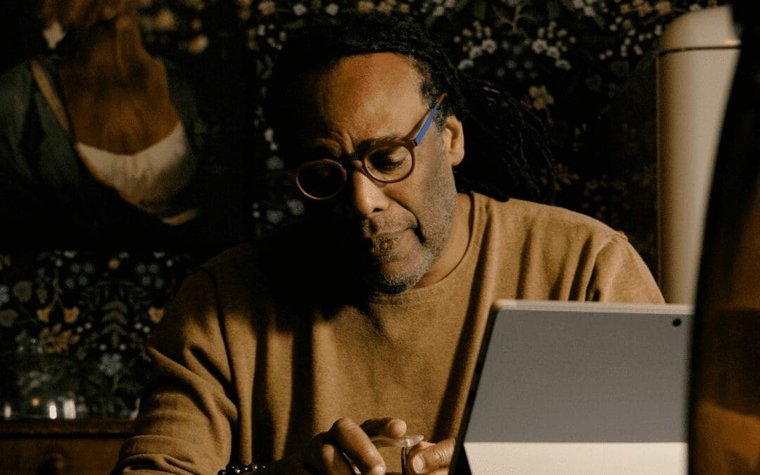 Image du projet vidéo sur les avantages de 36h immo, réalisé en collaboration avec Imologi et filmé par Thibaut LAB de Besançon, montrant des professionnels de l'immobilier utilisant la plateforme d'enchères en ligne